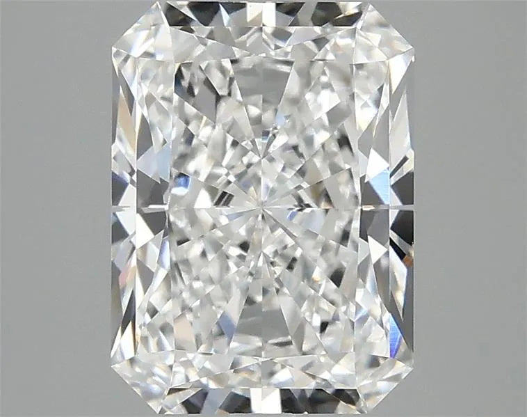 2.86ct Radiant Lab Grown Diamond (Colour E, Clarity VVS2, IGI Certified)