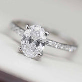 Étoilée Petite Pavé Oval 1.00 CT