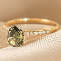 Étoilée Petite Pavé Pera Fancy 1 CT