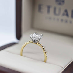 Étoilée Petite Solitario Redondo 1.00 CT