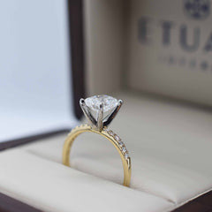 Étoilée Petite Pavé Radiante 1.30 CT