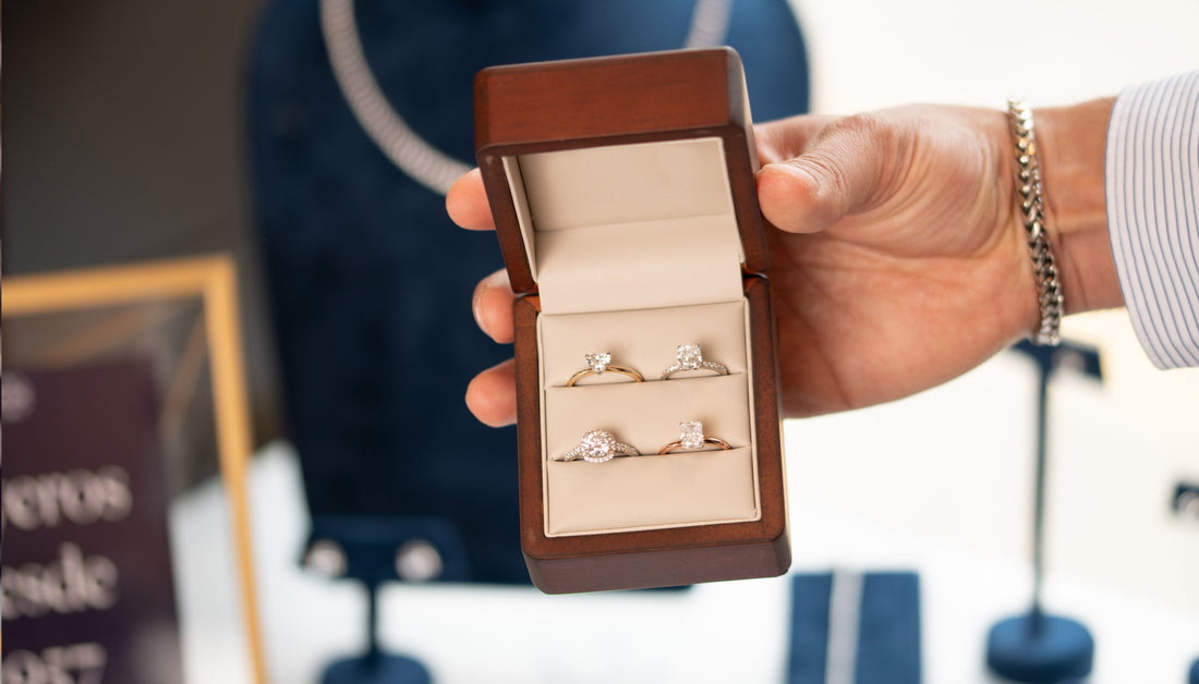 ¿Elegir el anillo de compromiso en pareja?