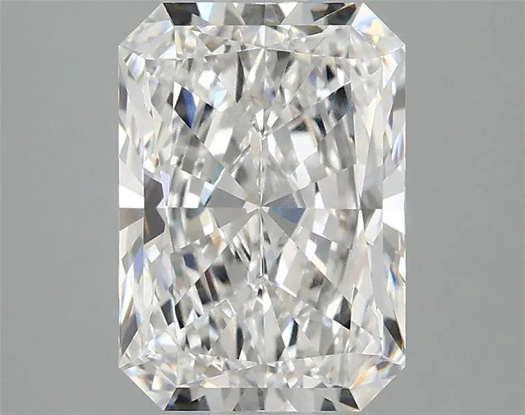 2.51ct Radiant Lab Grown Diamond (Colour E, Clarity VVS2, IGI)