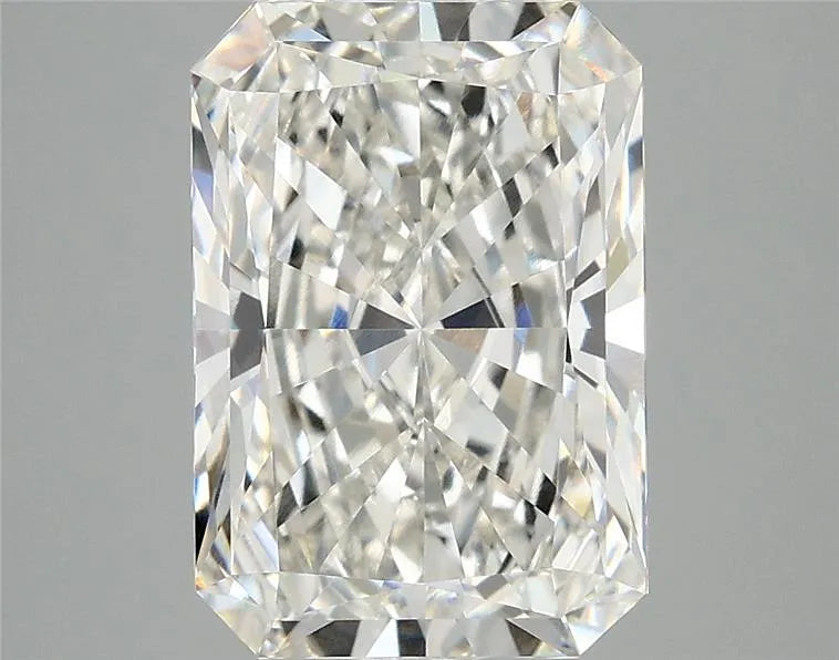 4.09ct Radiant Lab Grown Diamond (Colour G, Clarity VVS2, IGI Certified)