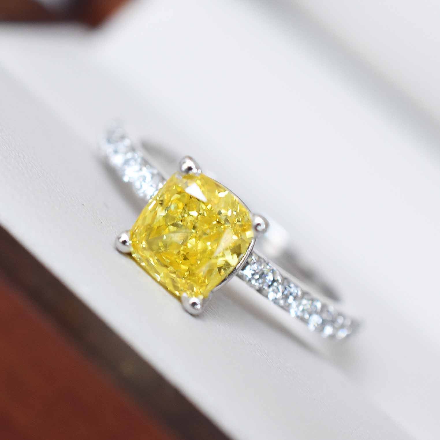 Étoilée Pavé Cojín 1.26 CT IGI Fancy Color