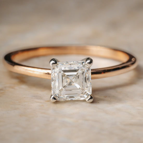 Armide Petite Solitario Asscher 1.03 CT