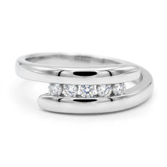 Vague Anillo Ola Tensión 5 Diamantes Naturales (0.25 CTW)
