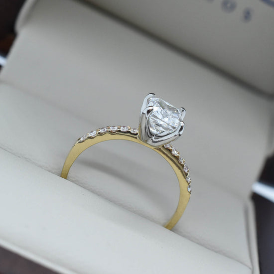 Étoilée Pavé Cojín 1.02 CT