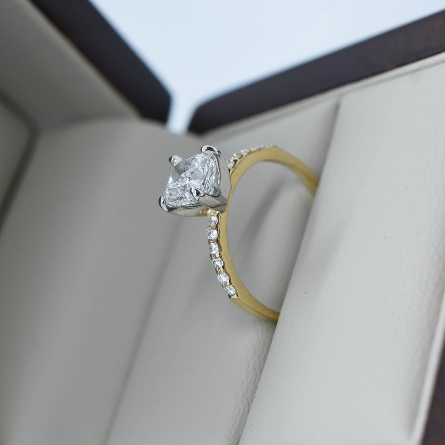 Étoilée Pavé Cojín 1.02 CT