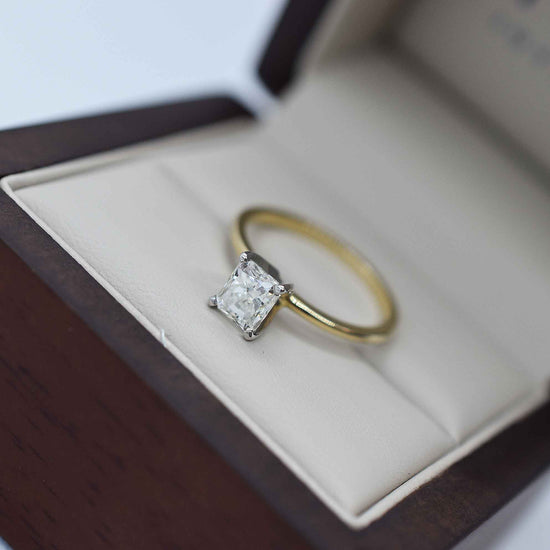 Armide Solitario Radiante 1.00 CT