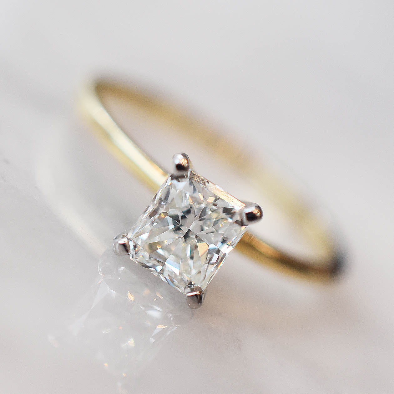 Armide Solitario Radiante 1.00 CT