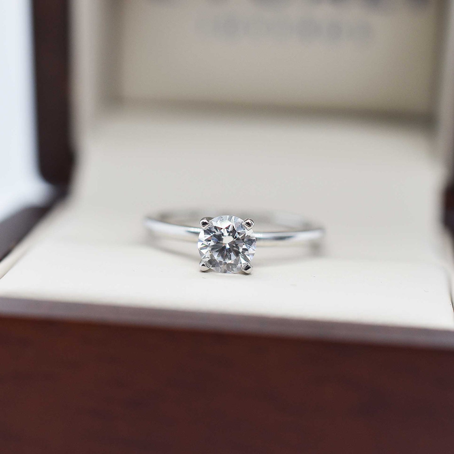 Armide Petite Solitario Redondo 0.90 CT